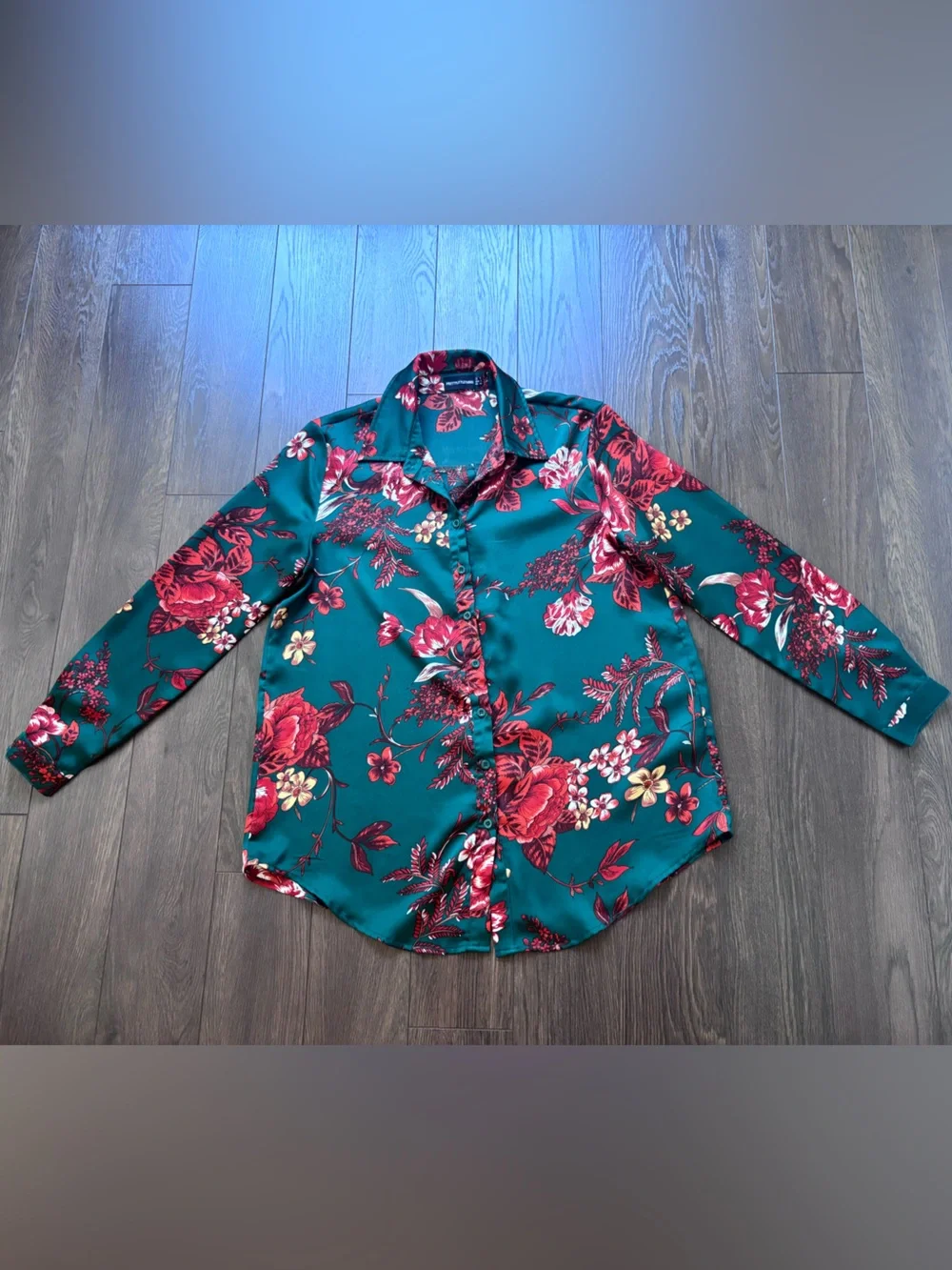 PRETTYLITTLETHING Floral Button-Down Blouse - 4 (Fits like a 8/10) - Picture 3 of 9